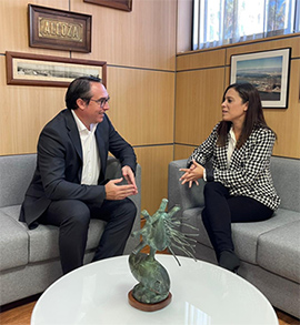 Ester Giner: ´´La cesión al Ayuntamiento del Jardín del Puerto por 20 años es un compromiso cumplido que nos va a permitir abrir el quiosco después de años en el olvido´´