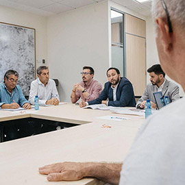 Arrancan los trabajos para la instalación del mercado provisional de la plaza Santa Clara