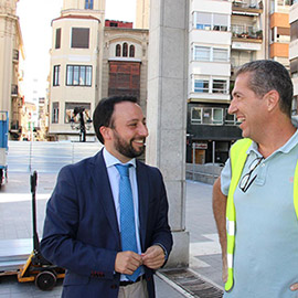 Instalación provisional del mercado central en la plaza Santa Clara de Castellón