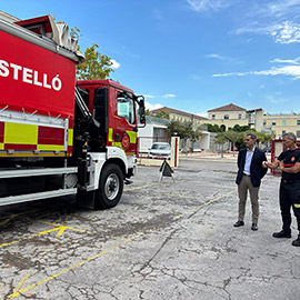 El cuerpo de Bomberos de Castellón renueva un vehículo para reforzar los rescates técnicos complejos y el transporte de materiales pesados