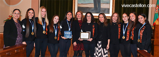 La alcaldesa de Castellón recibe al equipo juvenil del Club Gimnàstica Tramuntana tras proclamarse campeón nacional en Base de conjuntos de gimnasia rítmica