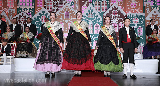 Luna y Belén, madrinas de la Gaiata 7 Cor de la Ciutat