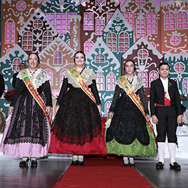 Luna y Belén, madrinas de la Gaiata 7 Cor de la Ciutat