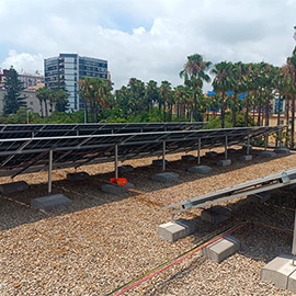El edifico principal de PortCastelló ya cuenta con paneles solares