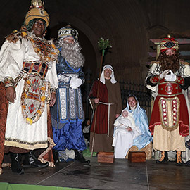 Multitudinaria cabalgata de los Reyes Magos en Castellón
