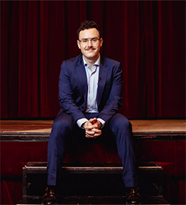 Onda ficha al campeón de España de oratoria, Fernando Miralles, para el ciclo cultural en La Campaneta