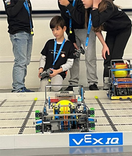 Salera acoge la competición educativa VEX Robotics en Castellón