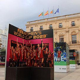 Castellón muestra los trofeos de la selección española femenina en el Ayuntamiento