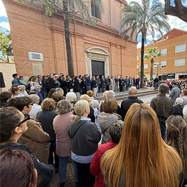 Benicàssim enmudece en señal de duelo por el asesinato de Ana