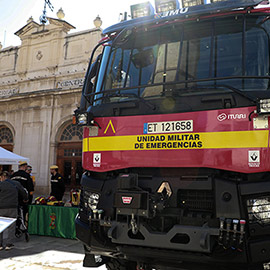 Castellón acerca al público la labor de la UME con exposición, charla y stand informativo