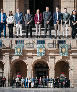 Castellón guarda un minuto de silencio por el asesinato machista de una madre y su hija en Xilxes