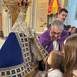 Tradicional paso por el Manto de la Mare de Déu del Lledó