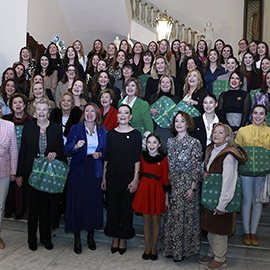 Castellón entrega el tradicional rollo a quienes han ostentado el título de reinas de las Fiestas