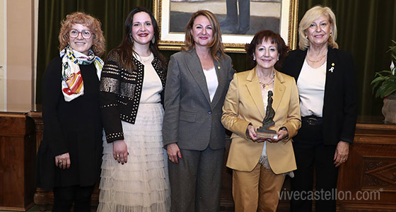 Entrega del Premio Olimpia a Salomé Esteller por toda una vida de trabajo, compromiso y entrega