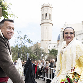 Ofrenda a la Virgen de la Misericordia en las Fallas de Burriana