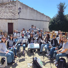 La Banda UJI ompli de música els carrers de la Serratella amb el programa “De poble en poble”