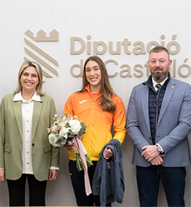 Marta Barrachina reconoce el esfuerzo de la atleta Andrea Sales al batir el récord de España en martillo sub-23 en la Copa de Europa de Lanzamientos