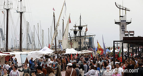 Más de 200 personas participan en el desfile marinero