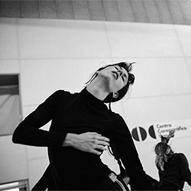 La compañía Led Silhouette presenta en el Paranimf Ultimatum, una reflexión sobre el cambio de era