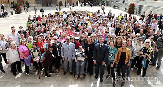 La actividad ´desayuno saludable´ se ha ofrecido a pacientes de varios centros de salud que han participado en una marcha previa