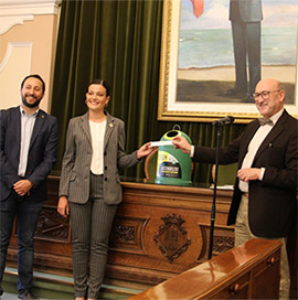 La colla Sense Blau gana el sorteo de la campaña de fomento del reciclaje de Ecovidrio durante las fiestas de la Magdalena 2026