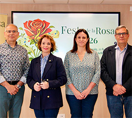 La Festa de la Rosa repartirá 900 rosas y 1.200 cintas entre los asistentes este sábado en la plaza Mayor
