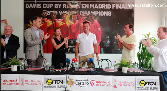 Roberto Bautista se despide ante todo el tenis provincial