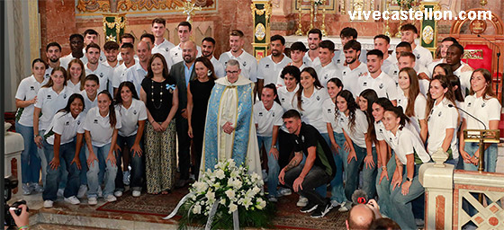 Ofrenda floral del C.D. Castellón a la Mare de Déu del Lledó