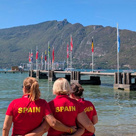 Nueve palistas del Real Club Náutico de Castellón hacen historia en el mundial de Dragon Boat de supervivientes de cáncer de mama en Francia