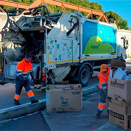Benicàssim alcanza los 116 negocios adheridos al servicio de recogida puerta a puerta de cartón comercial