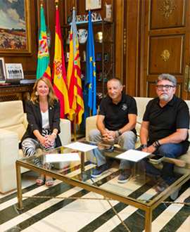 La alcaldesa de Castellón recibe a la junta directiva de la Asociación de Peñas del CD Castellón (ASPECAS)