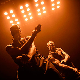 «Perdón», de Los Informalls, explora en el Paranimf los límites de la danza con humor, provocación y libertad escénica