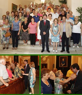El alcalde, Alfonso Bataller, recibe a los voluntarios de Gente Mayor