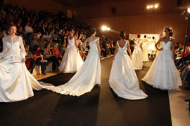 Feria tu boda, desfile de moda de los expositores