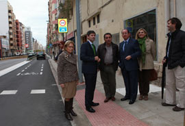 La avenida de L’Alcora cuenta ya con los cuatro carriles remodelados, nuevas aceras y mobiliario urbano