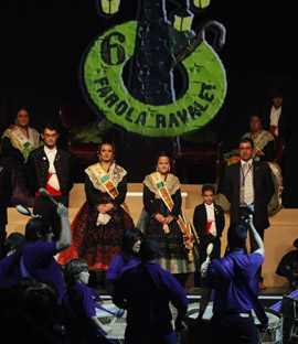 Isabel Almela y Claudia Palau representantes de la gaiata Farola-Ravalet.