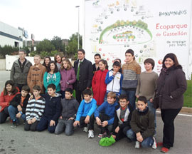Visita del concejal Gonzalo Romero con los alumnos del IES Ribalta al ecoparque