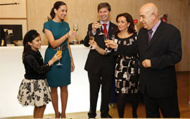 Las Reinas de la Magdalena 2012 felicitan la navidad a los medios de comunicación