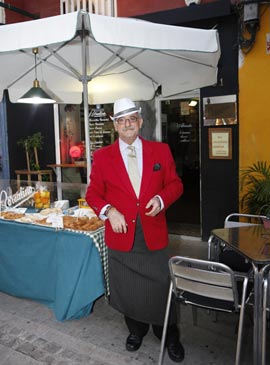 El restaurante Borsalino, sigue siendo punto de encuentro en la calle Alloza