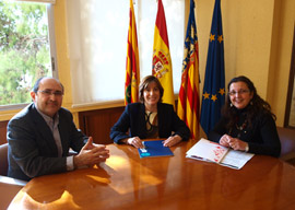 Los responsables de Cruz Roja Castellón con Susana Marqués, alcaldesa de Benicàssim