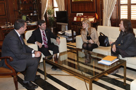 Compromiso de trabajo entre el Alcalde de Castellón, Alfonso Bataller y la euro diputada Eva Ortiz