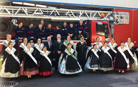Visita de las reinas de las fiestas a los Bomberos