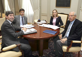 Reunión en Madrid del alcalde de Castellón, Alfonso Bataller, con la ministra de Fomento, Ana Pastor
