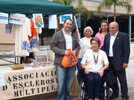 Benicàssim se vuelca con la campaña “Banya´t per l´esclerosi múltiple”