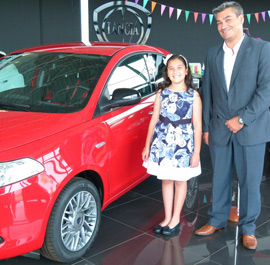 La reina infantil visita COMAUTO SPORT con motivo de Motor Ocasión 2012