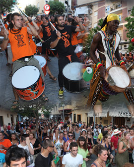 El pre-festival gratuito con la batucada un rotundo éxito en el Rototom de Benicàssim 2012