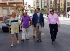 El Alcalde de Castellón visita el Grau para supervisar los trabajos de reasfaltado