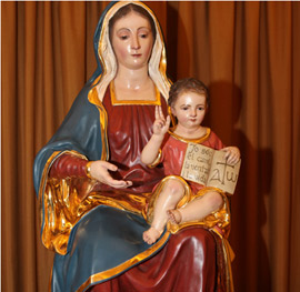 El Obispo bendecirá el viernes 26 la talla de la Virgen de la Sapiencia, ya en el altar mayor de El Salvador