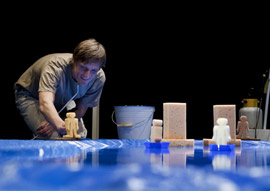Representación del espectáculo “H2O” en el Teatre Municipal de Benicàssim