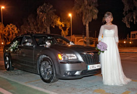 Los Lancia Thema de Comauto Sport cumplen un año conduciendo a las novias vestidas por Higinio Mateu